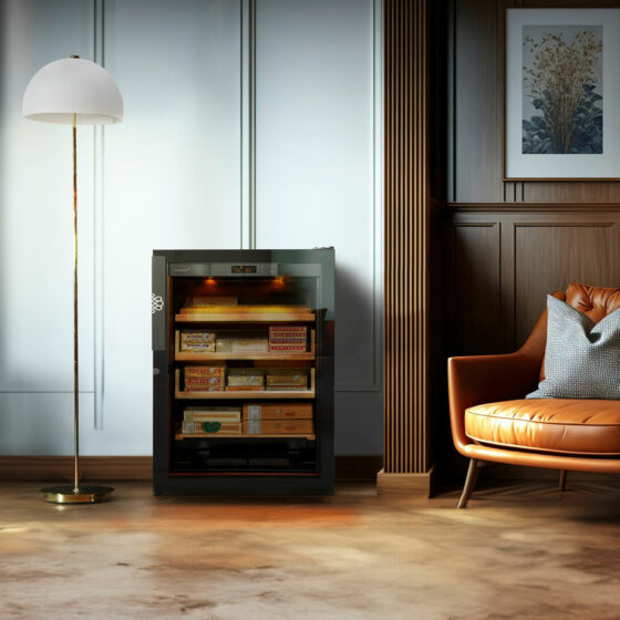 Cave à cigares EuroCave pour conserver en sécurité 700 à 1000 cigares - Température stable et hygromètre intégré.