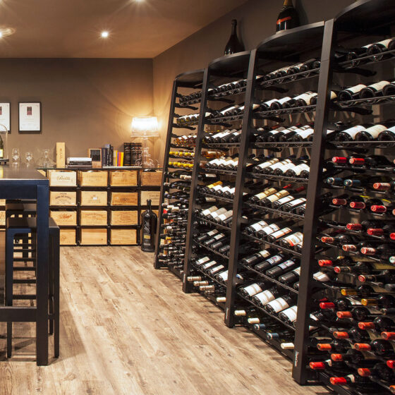 Rangement vin modulable en acier noir de style industriel et moderne - Modulosteel EuroCave